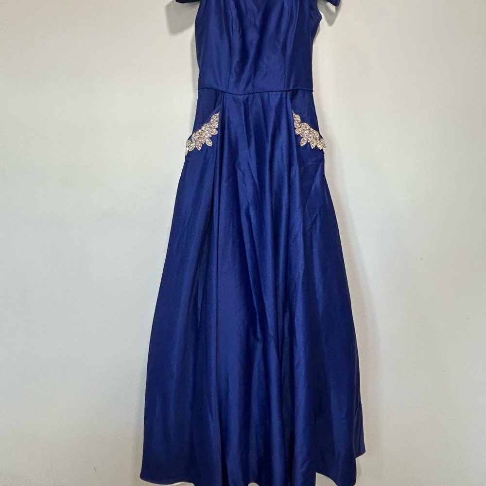 Elegant Blue Evening Gown